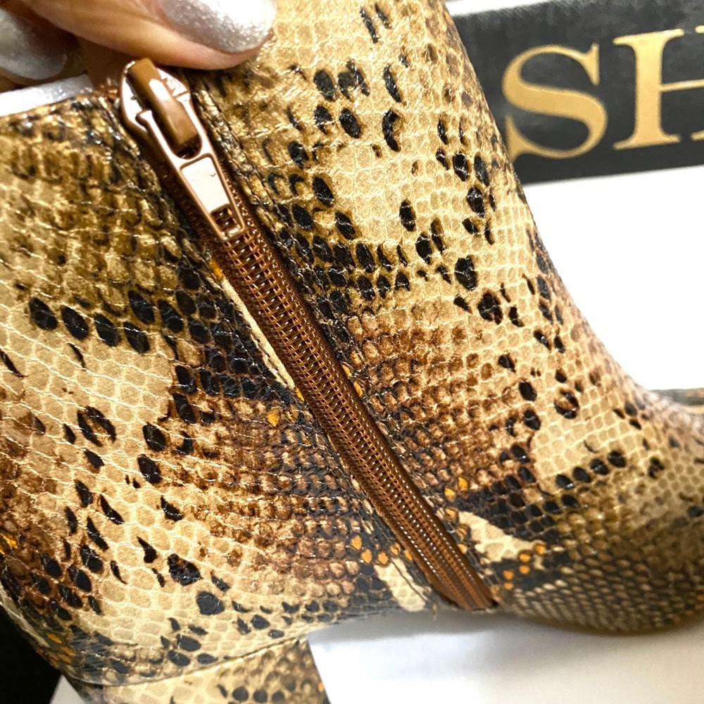 🆕 Tan Snake Embossed Fashion Boot - Picture 6 of 6